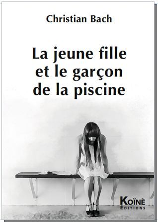 La Jeune Fille Et Le Garçon De La Piscine