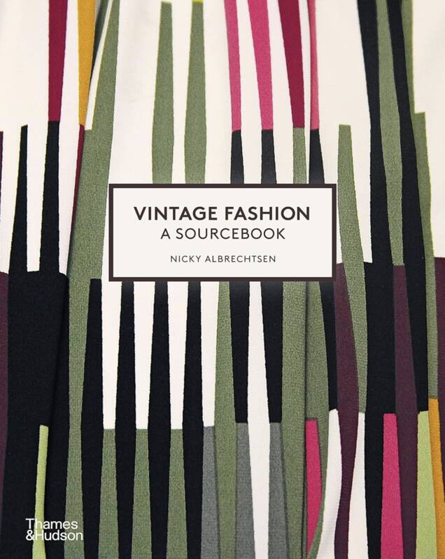 Vintage Fashion: A Sourcebook (Compact Paperback) /anglais