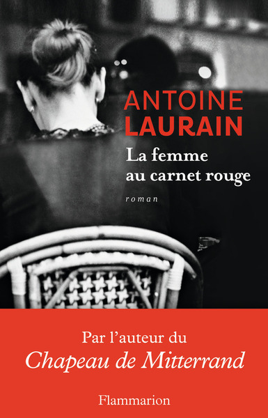 La Femme Au Carnet Rouge