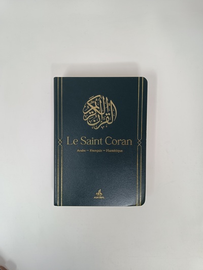 Le saint Coran - et la traduction en langue française du sens de ses versets et la transcription en caractères lati