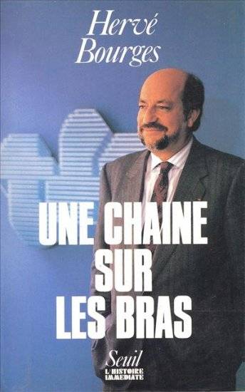 Une chaîne sur les bras