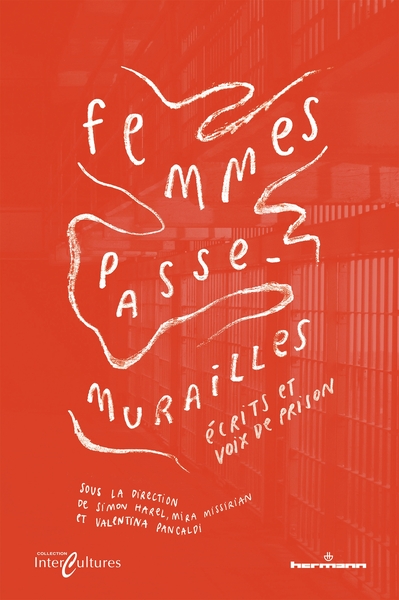 Femmes passe-murailles