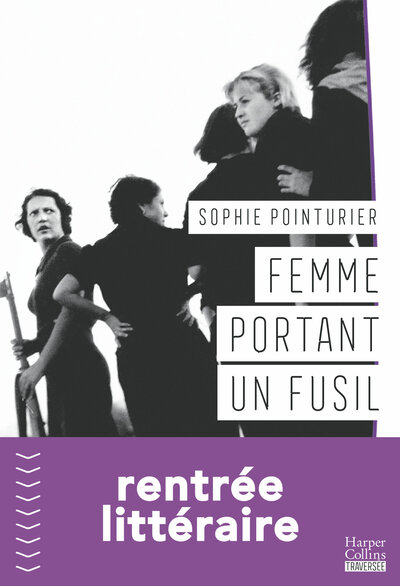 Femme portant un fusil