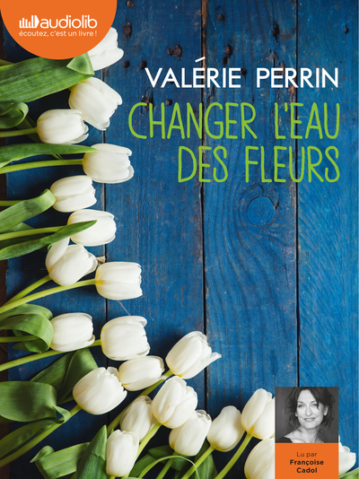 Changer l'eau des fleurs